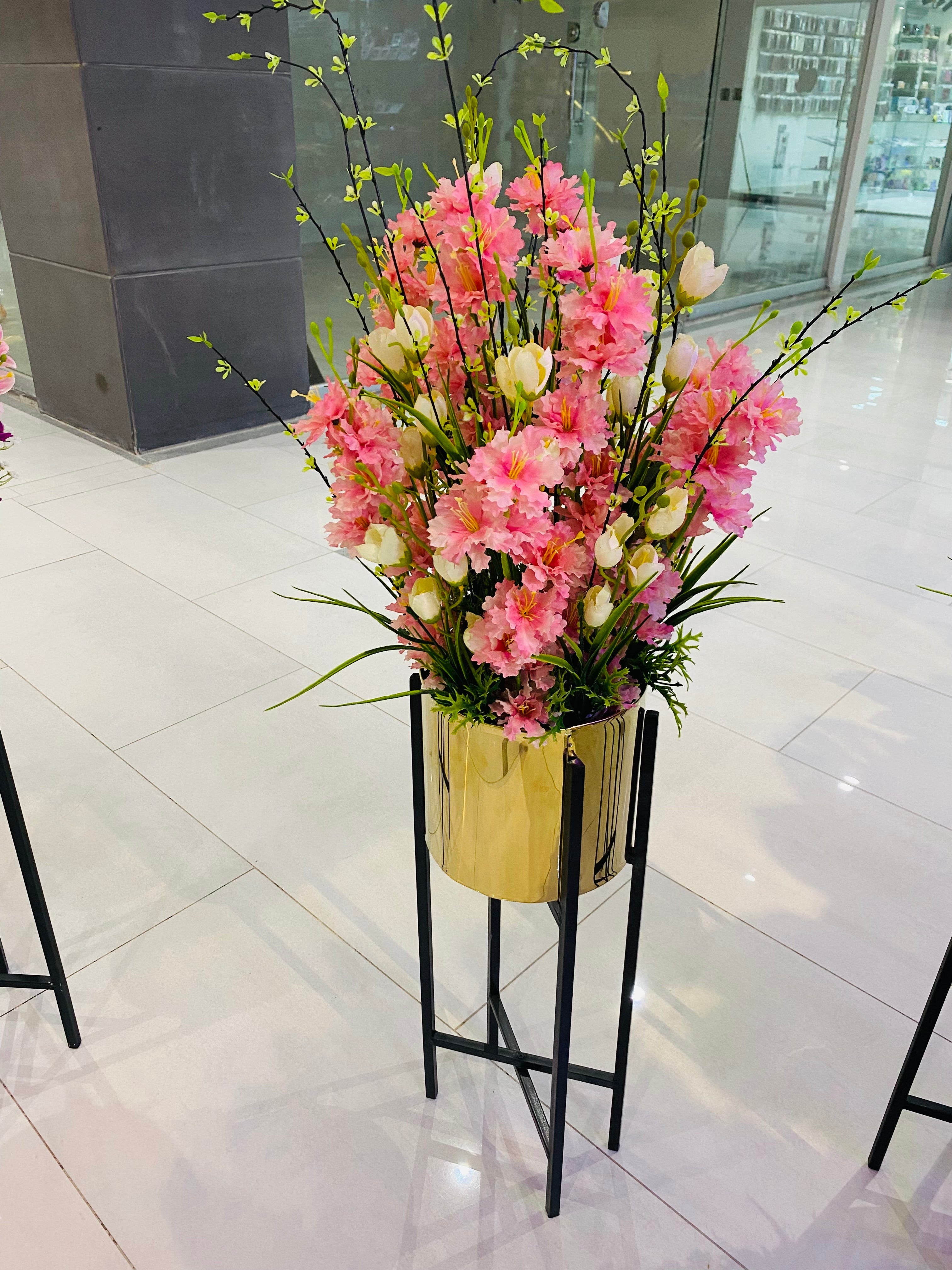 Floral century stand & Planter