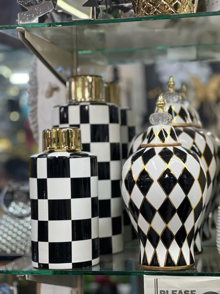 Elite Checkers Urns