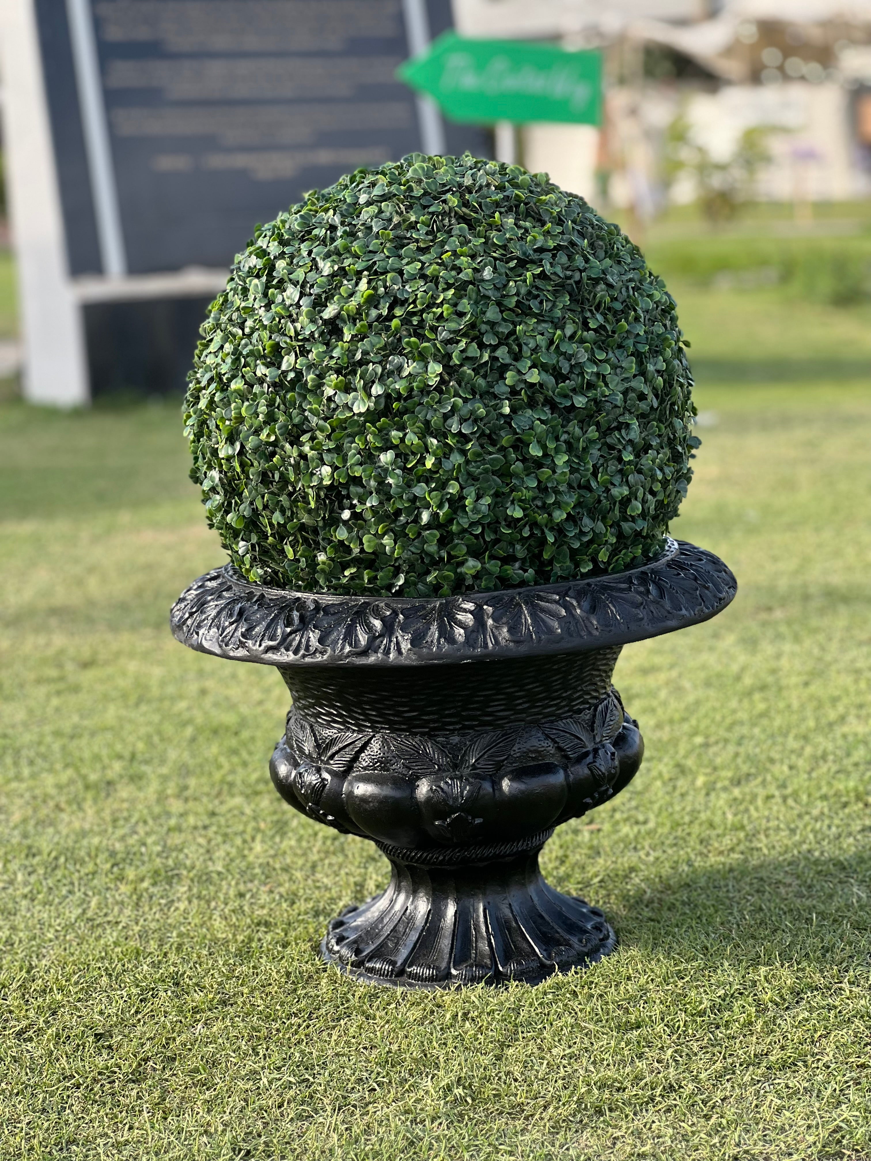 Victorian urn with pedestal