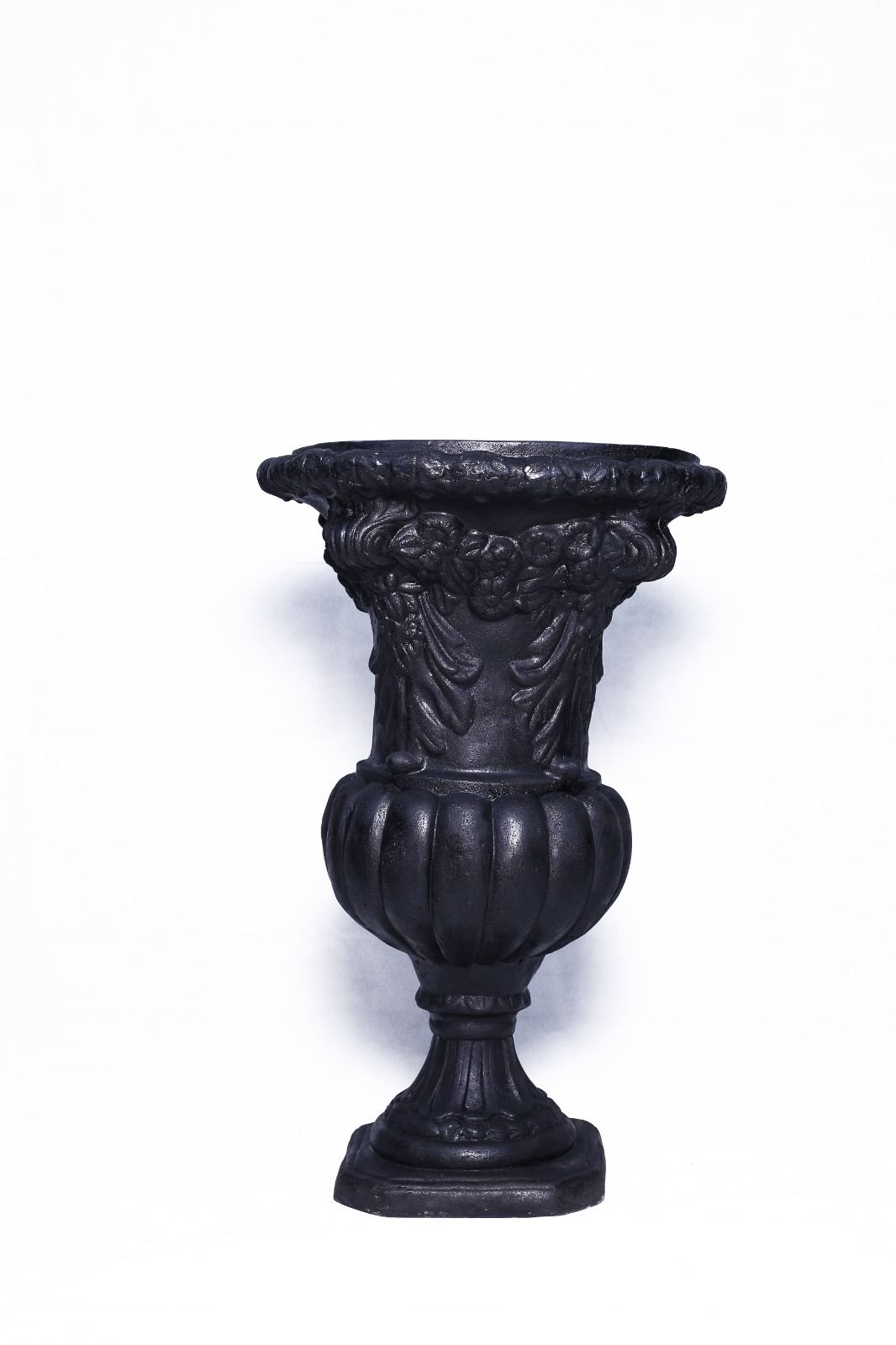 Victorian urn 28”